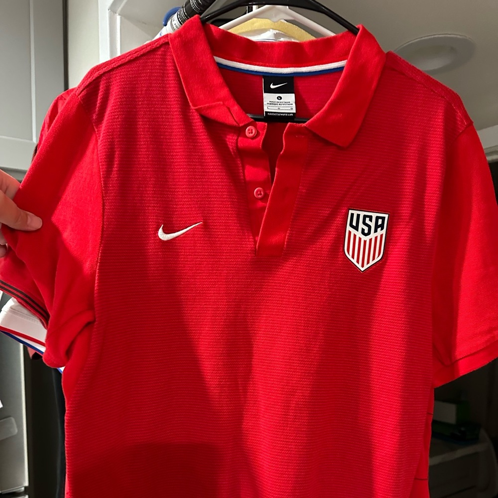Nike Red Men's Polo Shirt
100% COTTON